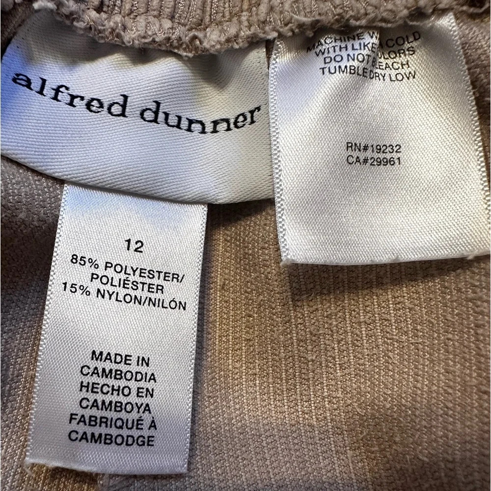 Alfred Dunner women’s corduroy slacks. Size 12 - Picture 3 of 5